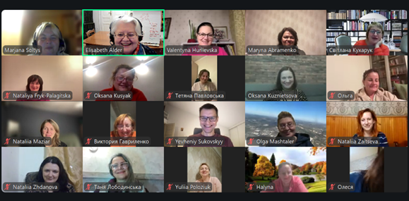 Virtuelle Teilnahme an einem Online-Seminar mit einer Gruppe von ukrainischen Fachleuten, die sich auf Organisationstheorie und Krisenbewältigung konzentrieren.